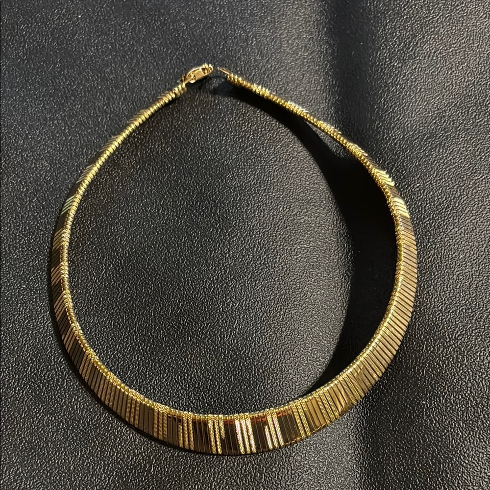 Elegant Gold Necklace